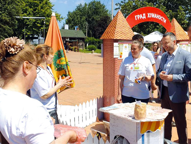 Водећи донатори у земљи